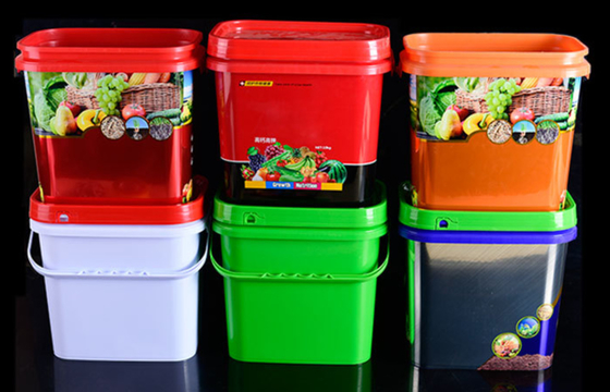 Ember Plastik Persegi Tahan Benturan dengan Gagang