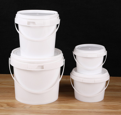 Ember plastik kelas makanan yang dapat ditumpuk dengan tutup dan pegangan putih dapat didaur ulang -40 ° F hingga 180 ° F