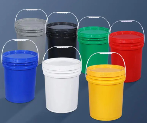 Ember plastik 5 galon yang dapat ditumpuk dan disatukan untuk aplikasi tugas berat