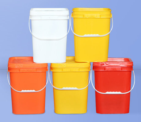 Bak plastik persegi putih tahan kimia dengan gagang dan tutup