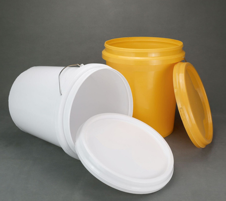 Ember plastik atau logam 20 liter yang dapat ditumpuk dengan tutup tahan UV